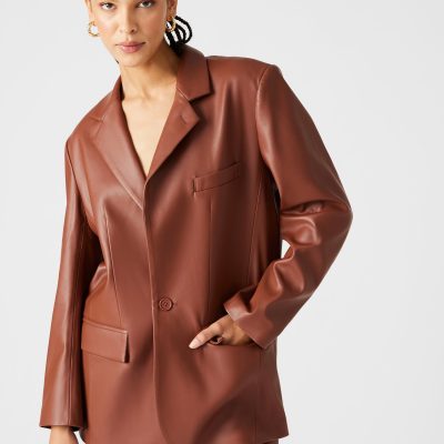 IMAAN FAUX LEATHER BLAZER COGNAC